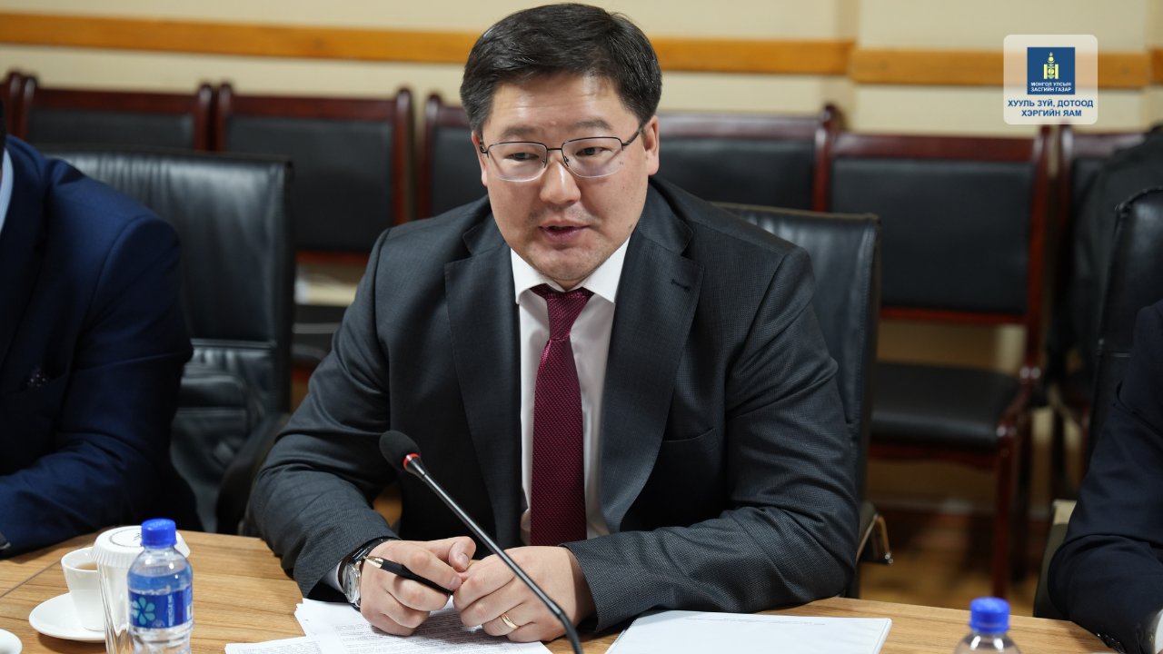 Хууль зүй, дотоод хэргийн дэд сайд Д.Мөнх-Эрдэнэ ХЭҮК-ын дарга, гишүүдтэй уулзлаа